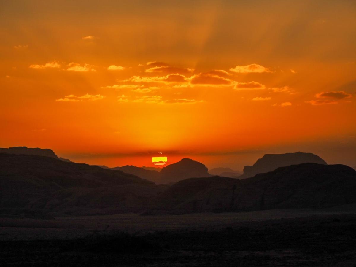 ホテル Bedouin Nights Camp ワディ ・ラム エクステリア 写真