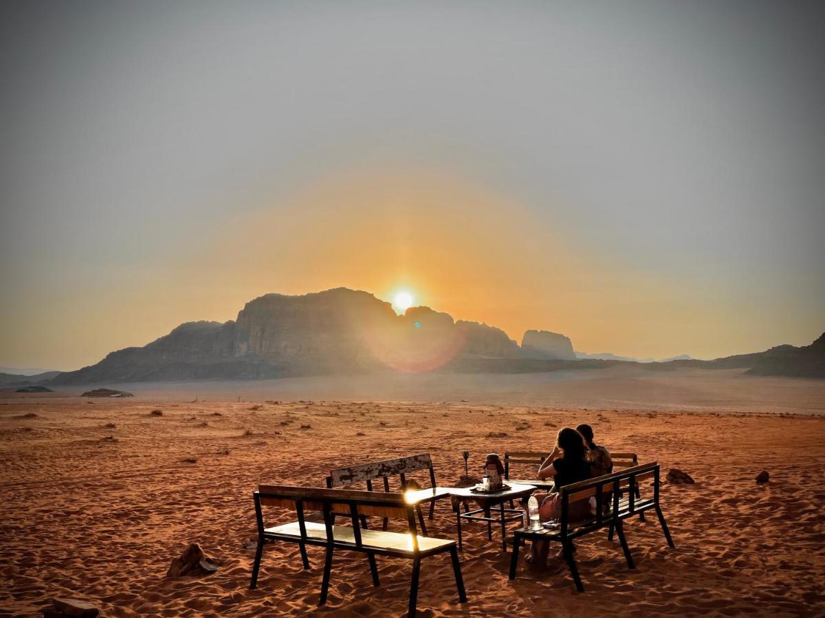 ホテル Bedouin Nights Camp ワディ ・ラム エクステリア 写真