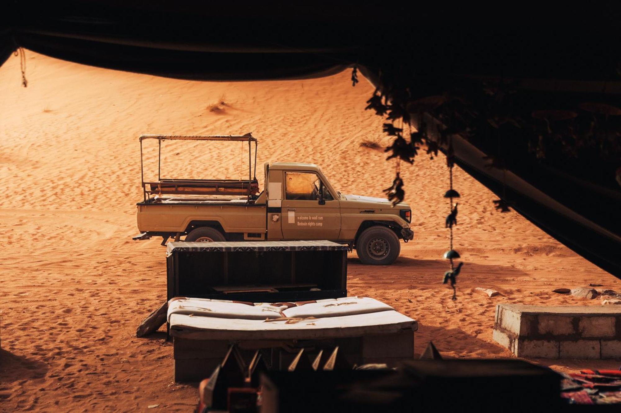 ホテル Bedouin Nights Camp ワディ ・ラム エクステリア 写真
