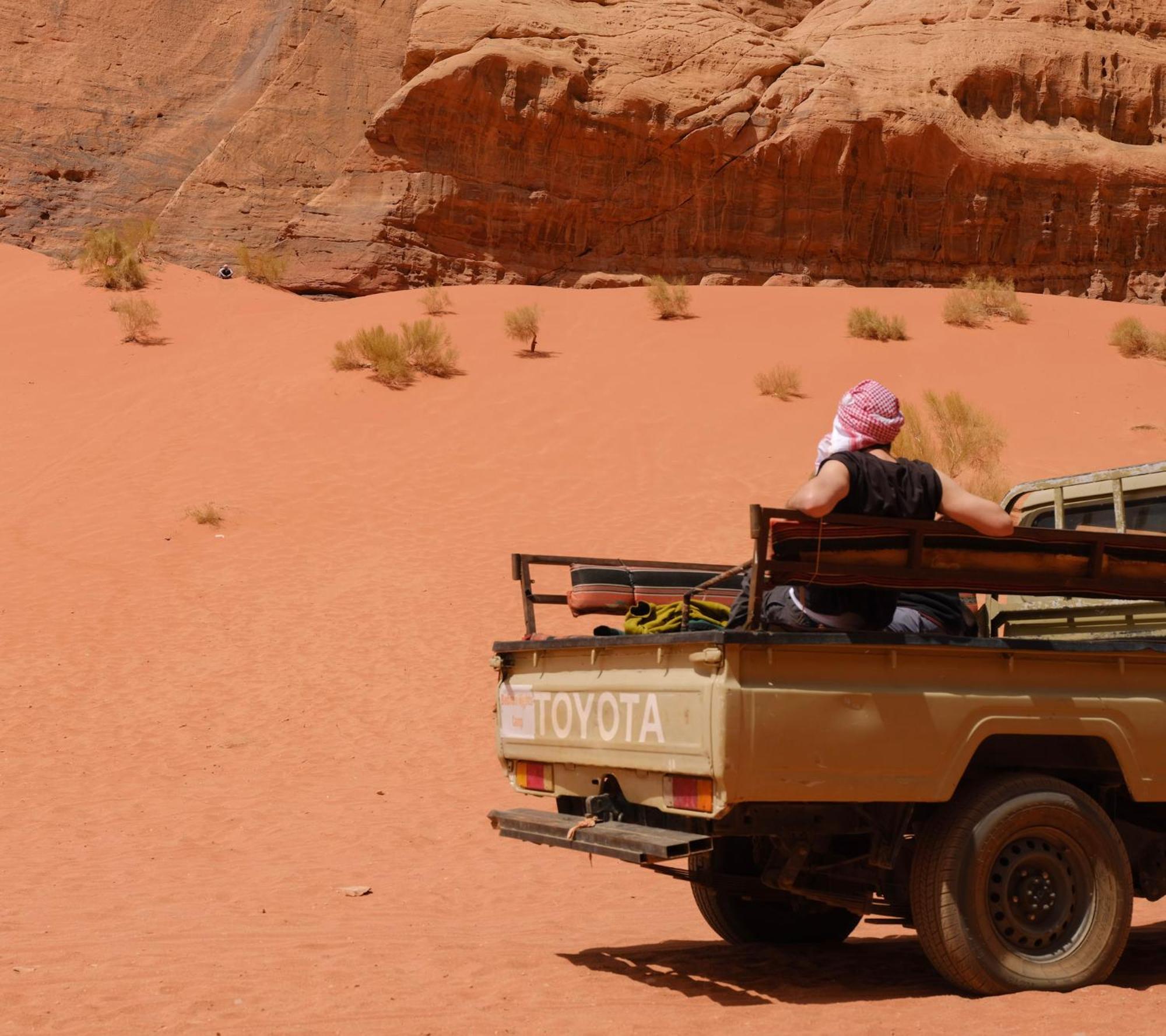 ホテル Bedouin Nights Camp ワディ ・ラム エクステリア 写真