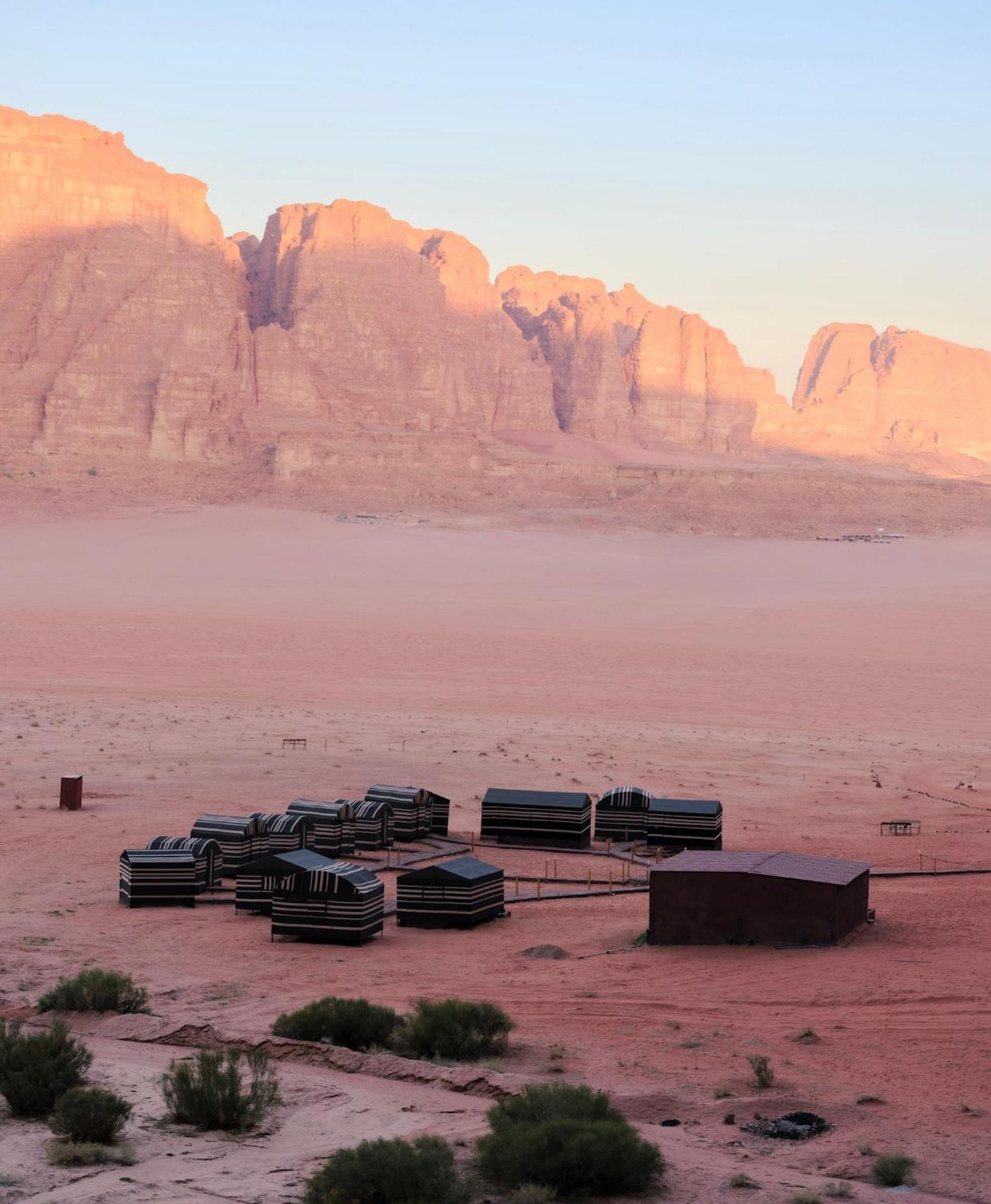 ホテル Bedouin Nights Camp ワディ ・ラム エクステリア 写真