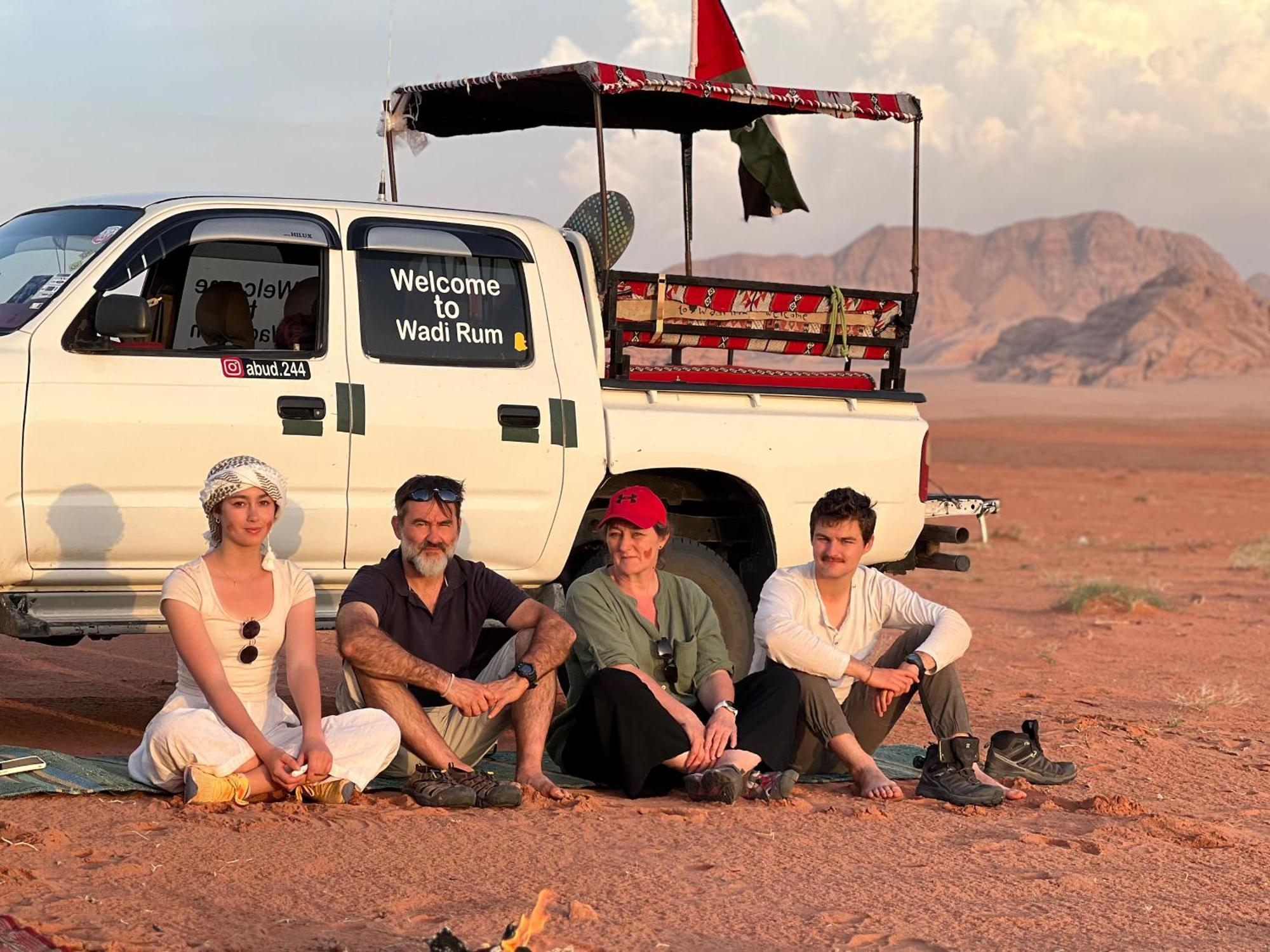 ホテル Bedouin Nights Camp ワディ ・ラム エクステリア 写真
